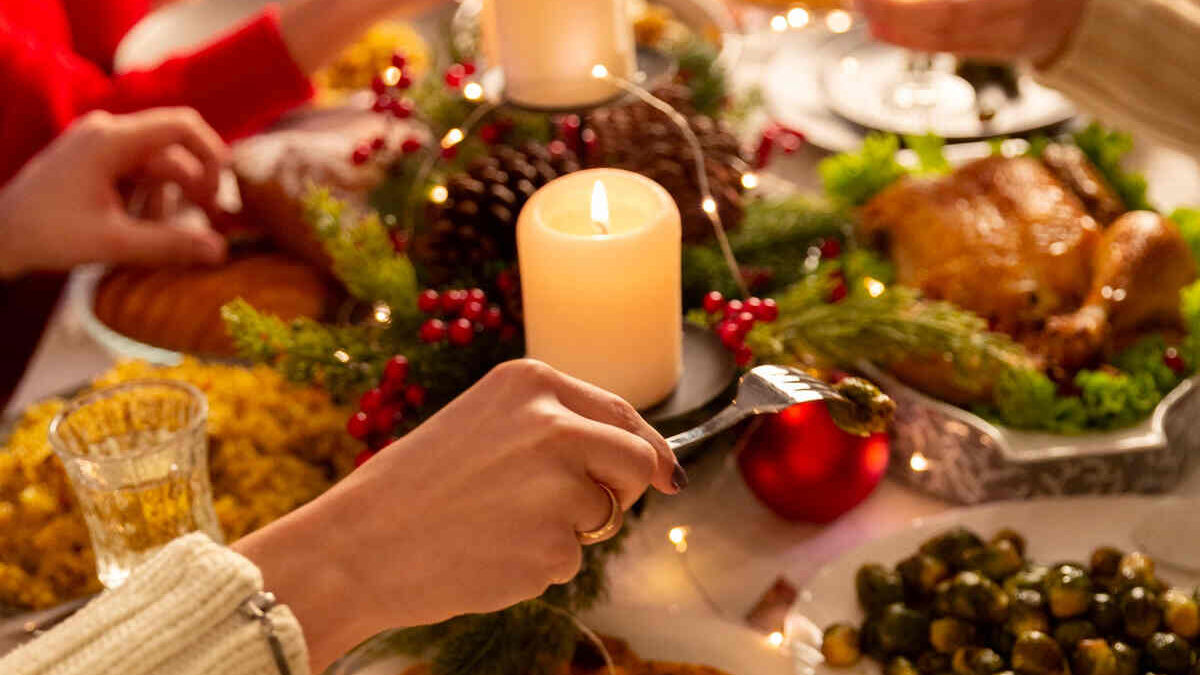 full table people enjoying festive farmstall feasts